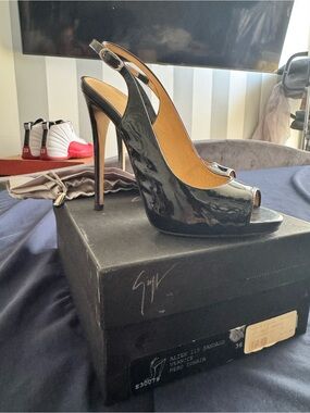 Giuseppe Zanotti Alien 115 Sandalo Vernice Nero Tomaia/black patent leather